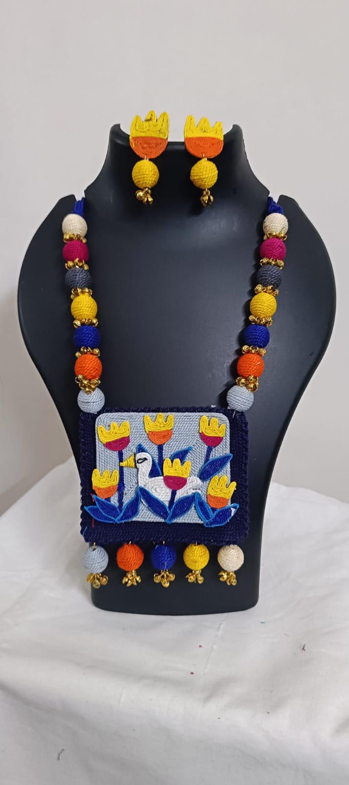 Exclusive thread necklace with duck pendant n matching earrings