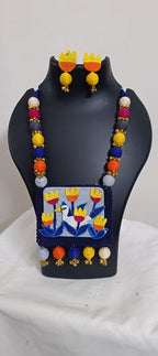 Exclusive thread necklace with duck pendant n matching earrings