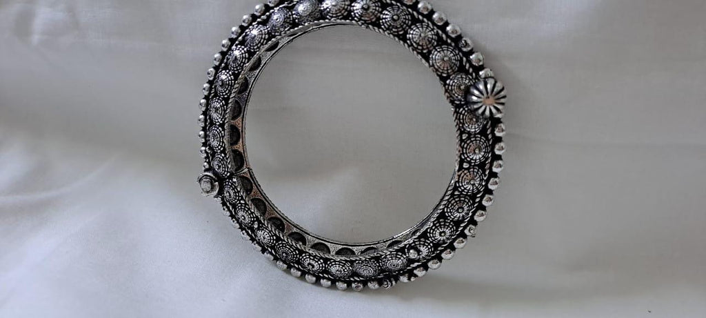 Silver oxidised bracelet/kada