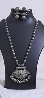 Exclusive light weight silver oxidised set.