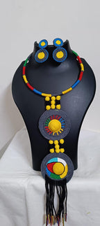Exclusive multicoloured hasuli thread necklace set with round thread pendant n matching earrings