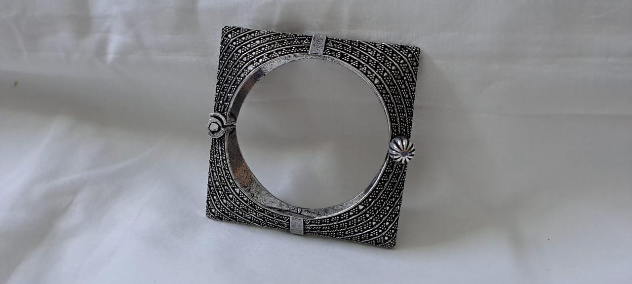 Silver oxidised bracelet/kada