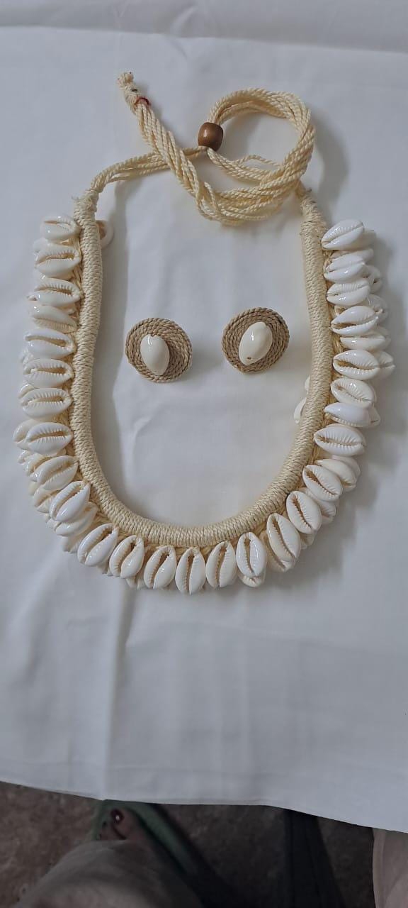 Exclusive jute n shell necklace and matching earrings