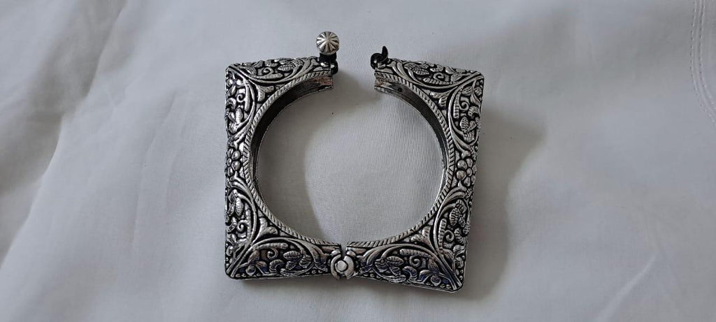 Silver oxidised bracelet/kada