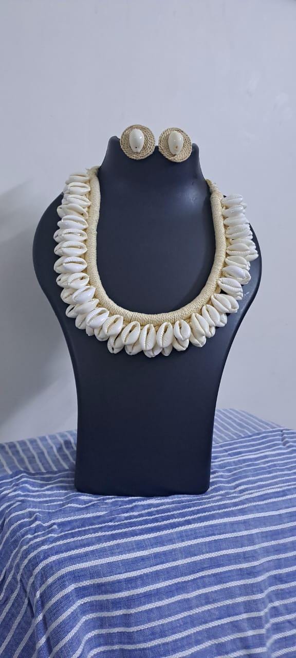 Exclusive jute n shell necklace and matching earrings