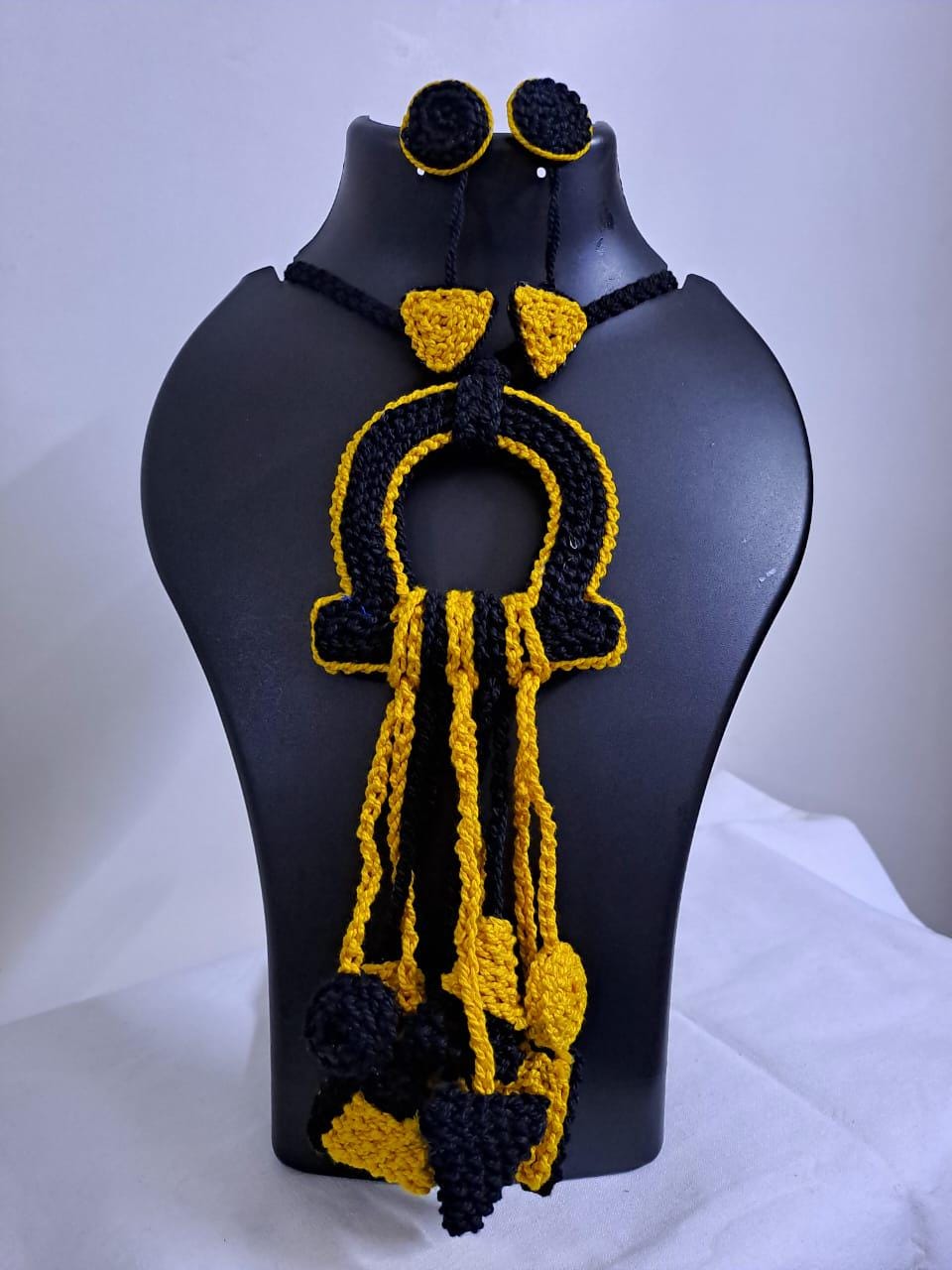 Crochet thread necklace set with fringes and matching earrings