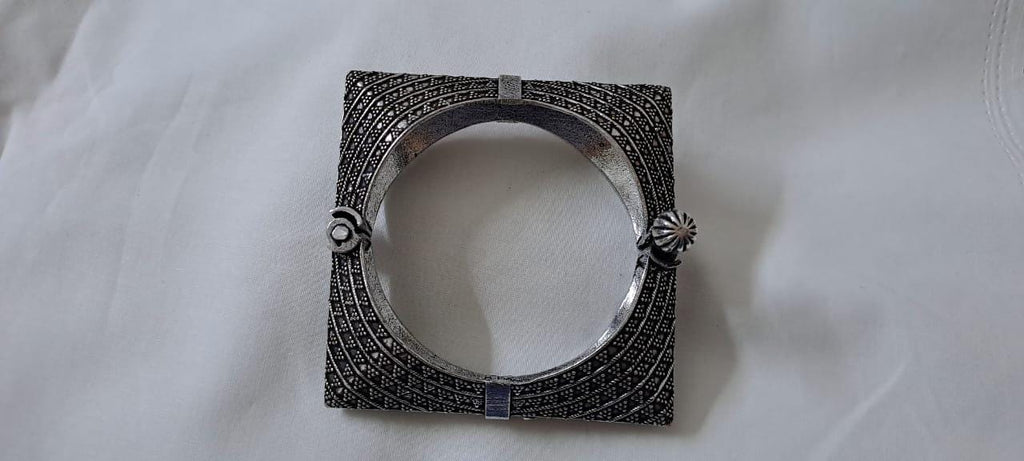 Silver oxidised bracelet/kada
