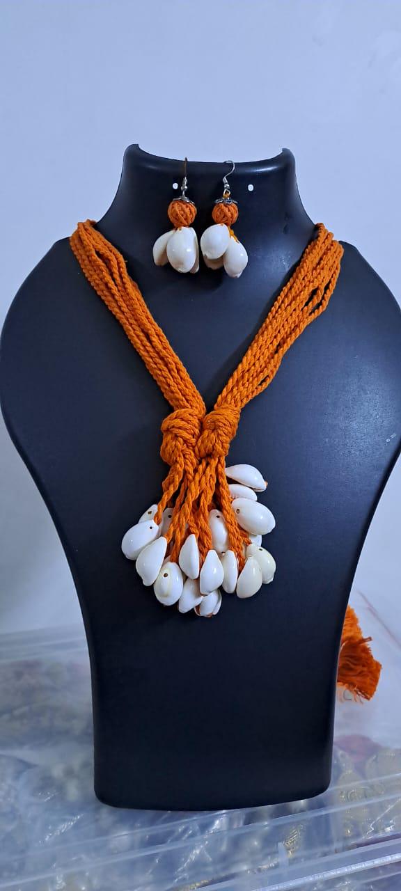 Exclusive combo shell necklaces  and matching earrings (4 sets)