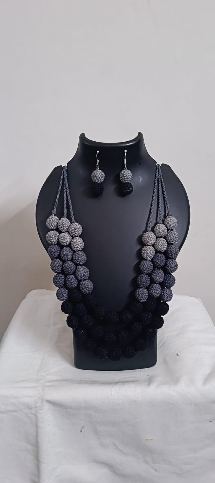 Exclusive 3 layers black thread beads necklace set with matching earrings