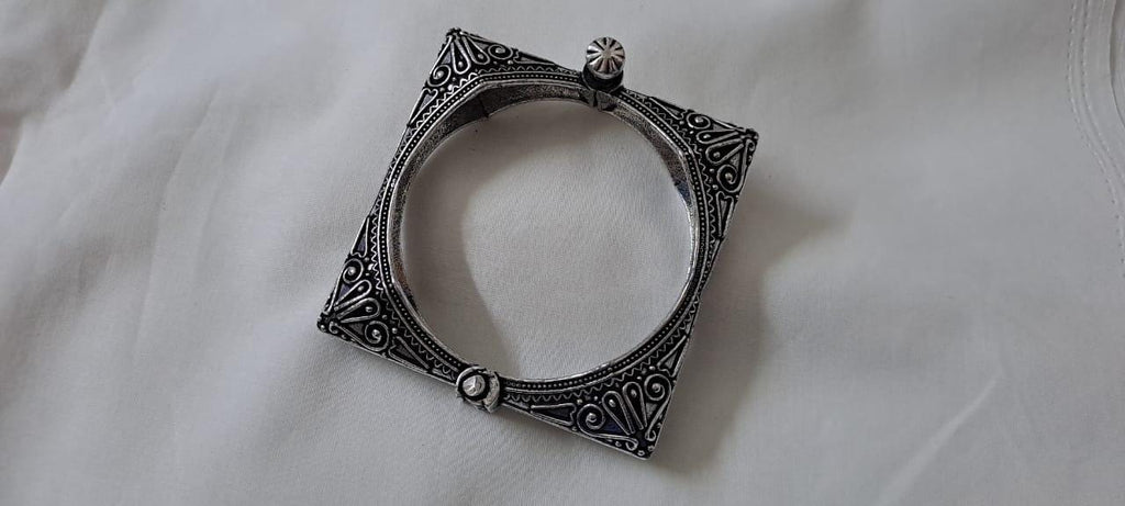 Silver oxidised bracelet/kada