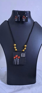 Terracotta pendant necklace