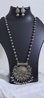 Exclusive light weight silver oxidised set.