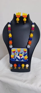 Exclusive thread necklace with duck pendant n matching earrings