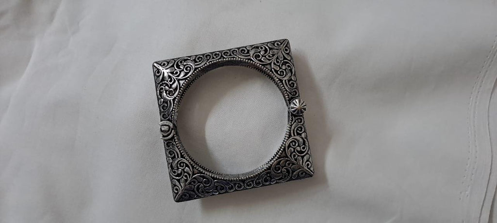 Silver oxidised bracelet/kada