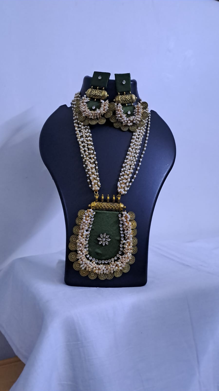 Exclusive Jewellery with Loreal and Golden Oxidised Charms