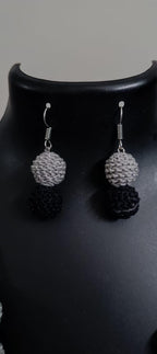 Exclusive 3 layers black thread beads necklace set with matching earrings
