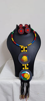 Exclusive multicoloured hasuli thread necklace set with round thread pendant n matching earrings