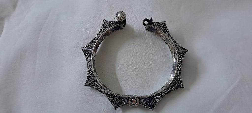 Silver oxidised bracelet/kada