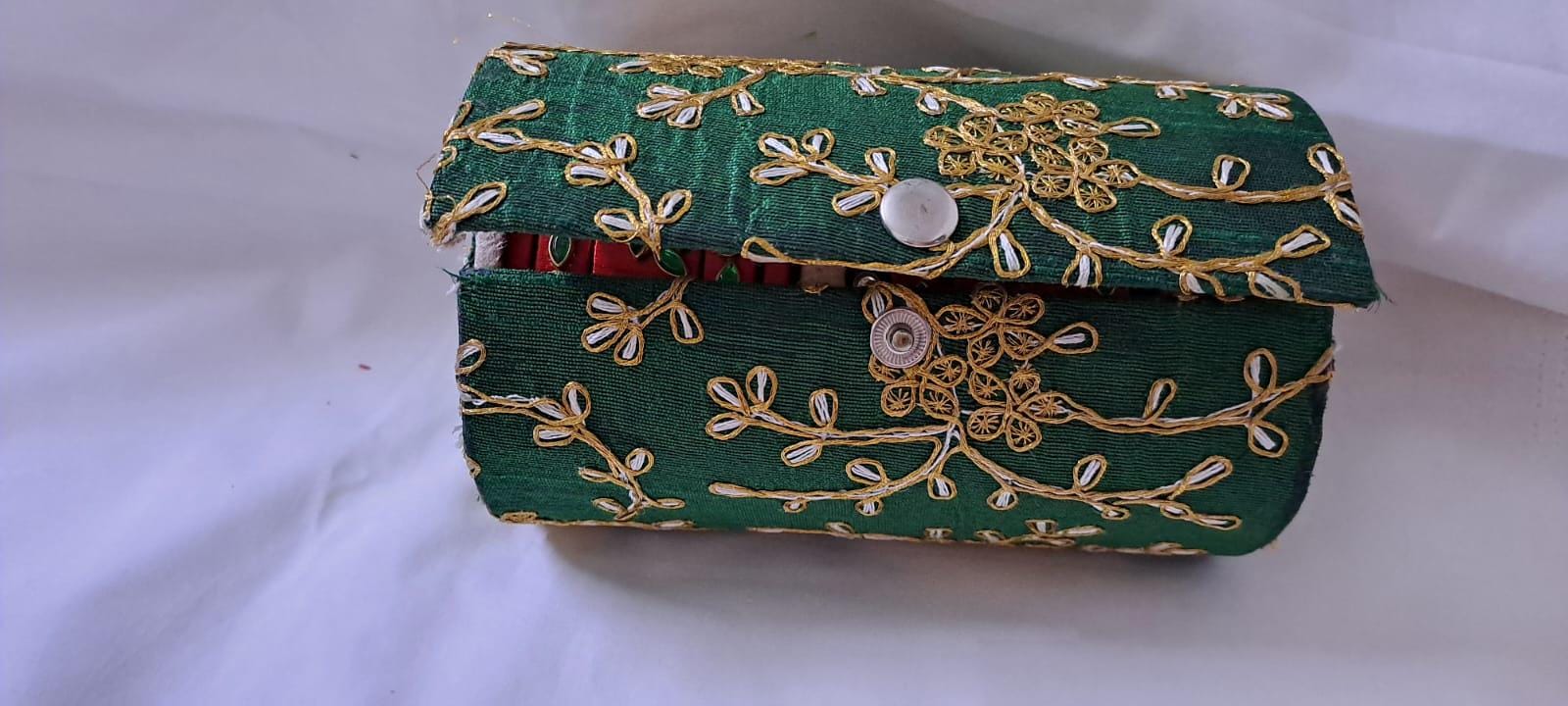 Red colour traditional thread kundan bangles with zari bangle box