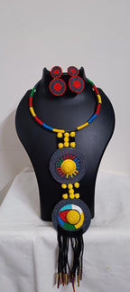 Exclusive multicoloured hasuli thread necklace set with round thread pendant n matching earrings
