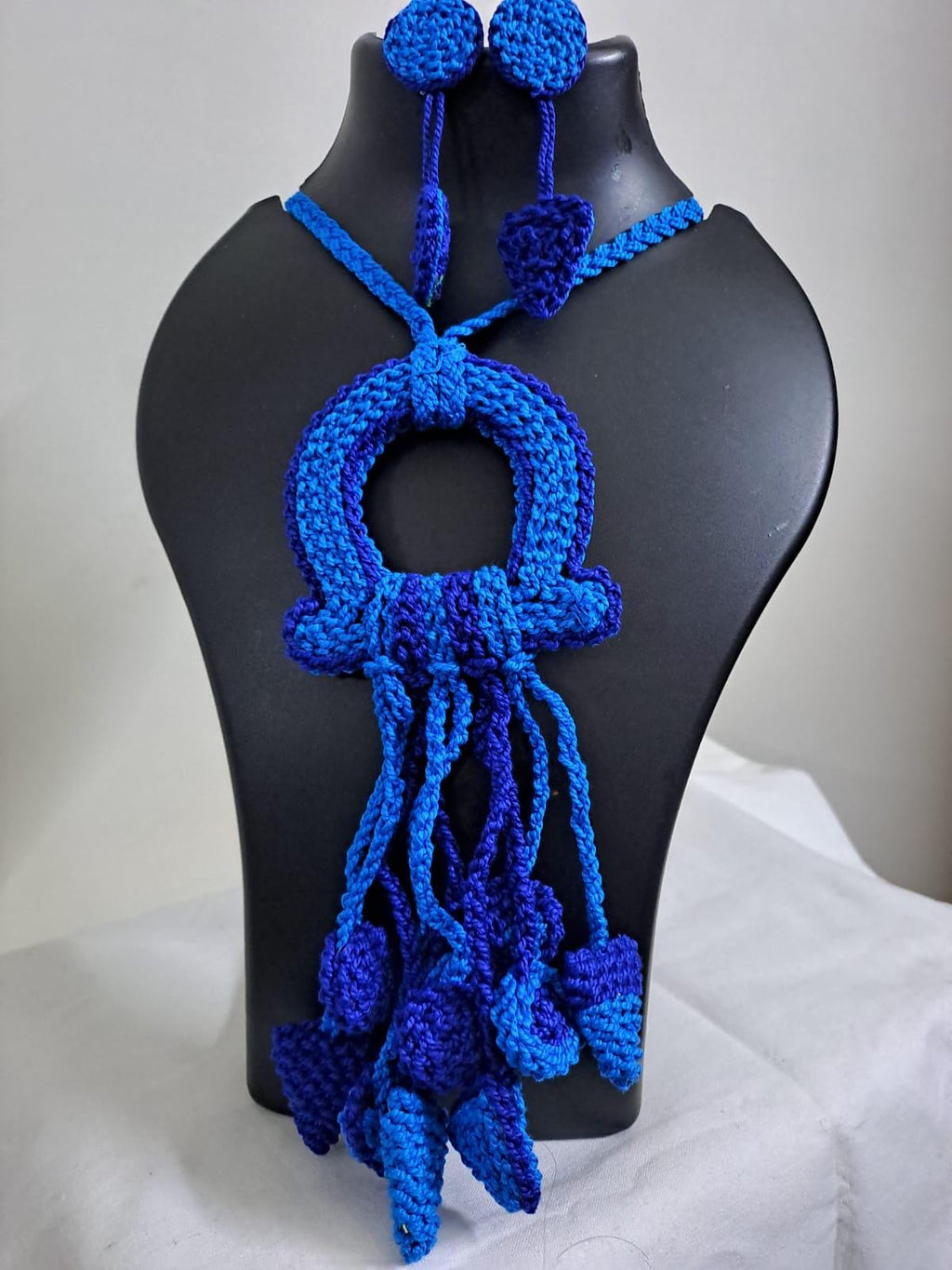 Crochet thread necklace set with fringes and matching earrings