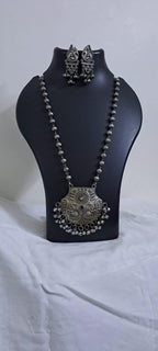 Exclusive light weight silver oxidised set.