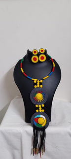 Exclusive multicoloured hasuli thread necklace set with round thread pendant n matching earrings